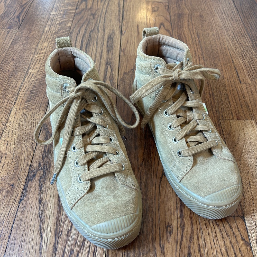 cariuma OCA high top camel brown suede sneakers women 8 unisex men 6.5 like new